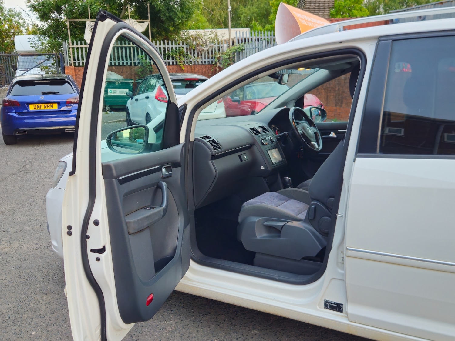 Used Volkswagen Touran 2012 for sale - 75866462: Photo 9