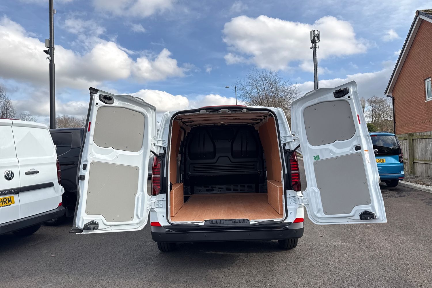 Used Volkswagen Transporter 2025 for sale - 77662862: Photo 32