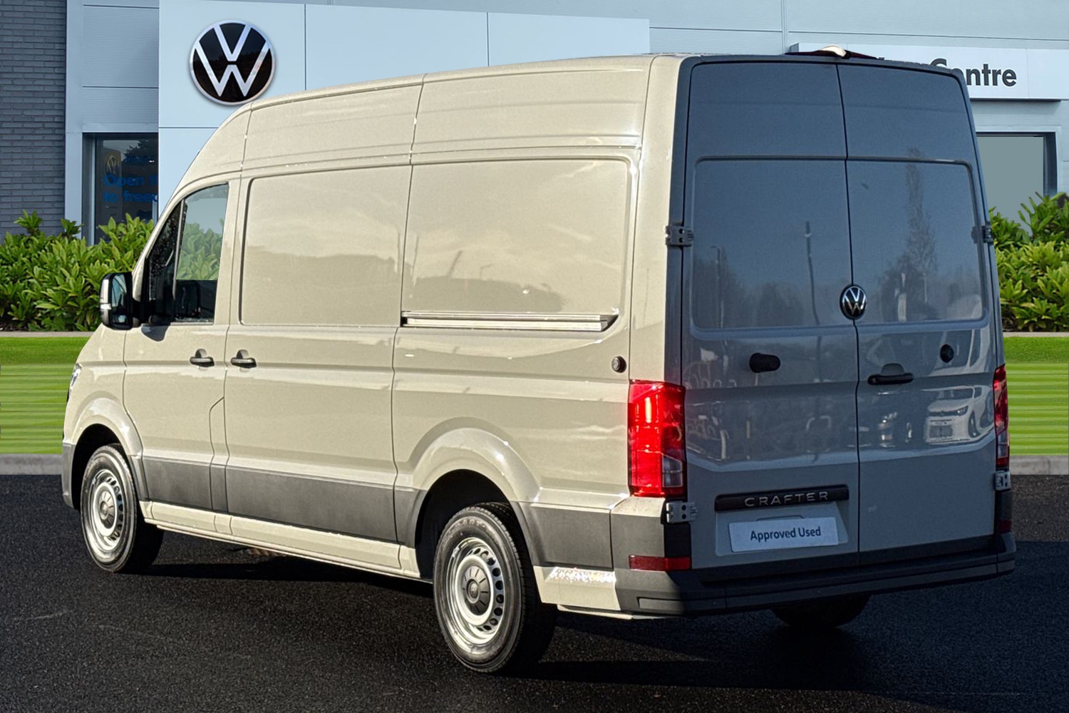 Used Volkswagen Crafter 2025 for sale - 76805340: Photo 2