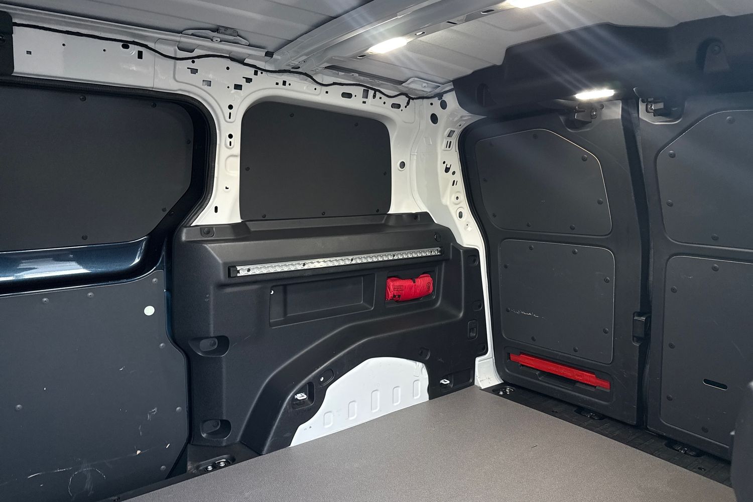 Used Volkswagen ID. Buzz Cargo 2023 for sale - 76636904: Photo 14