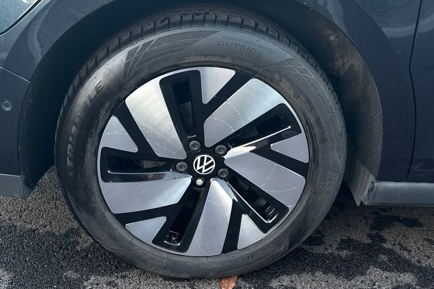 Used Volkswagen ID.Buzz 2023 for sale - 77000572: Photo 24