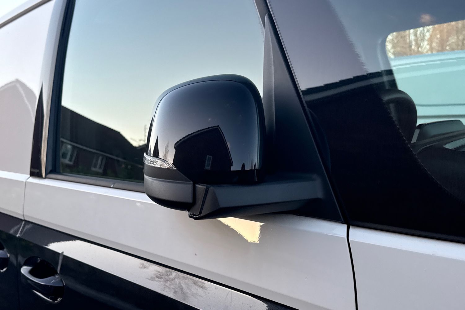 Used Volkswagen ID.Buzz 2023 for sale - 77000572: Photo 28