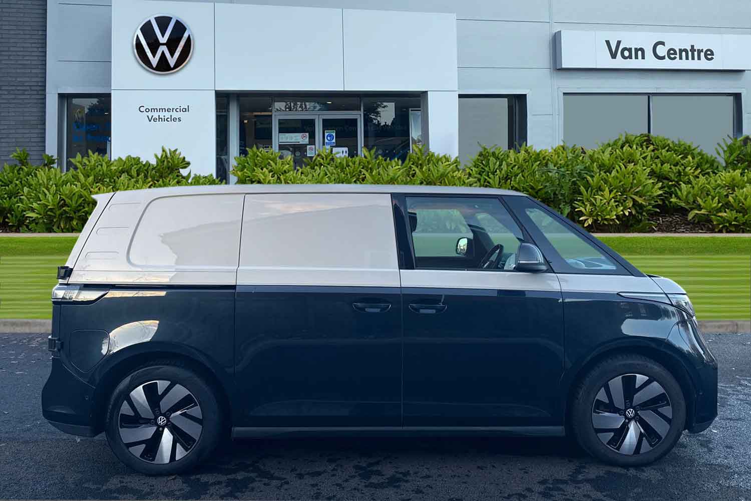 Used Volkswagen ID.Buzz 2023 for sale - 77000572: Photo 3