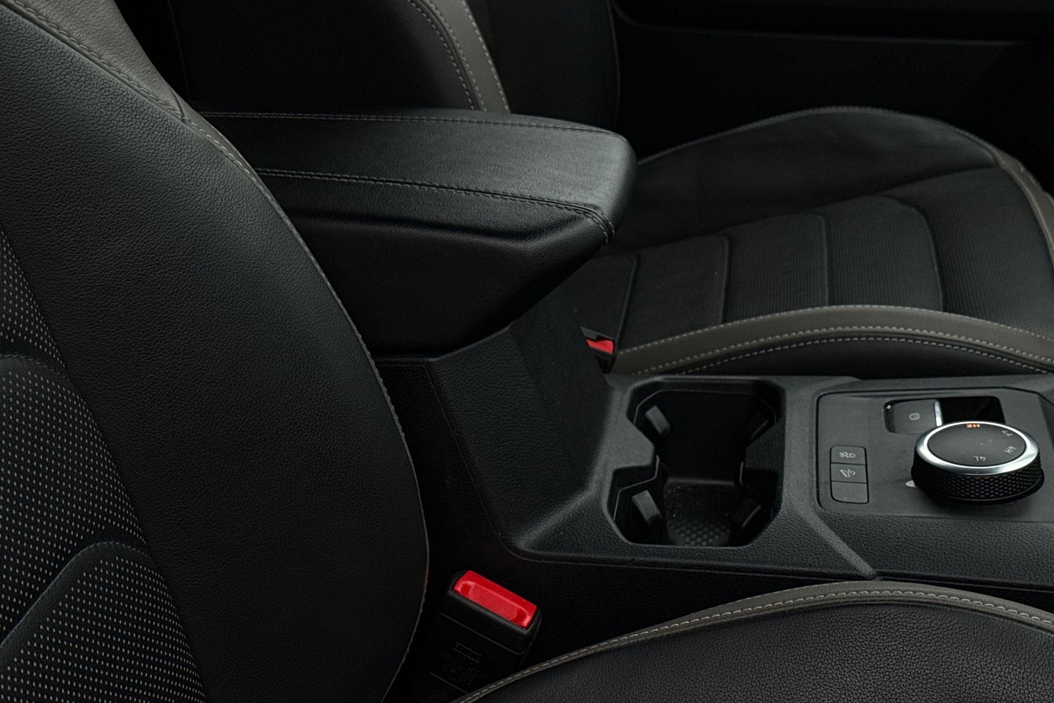 Used Volkswagen Amarok 2024 for sale - 76774652: Photo 33