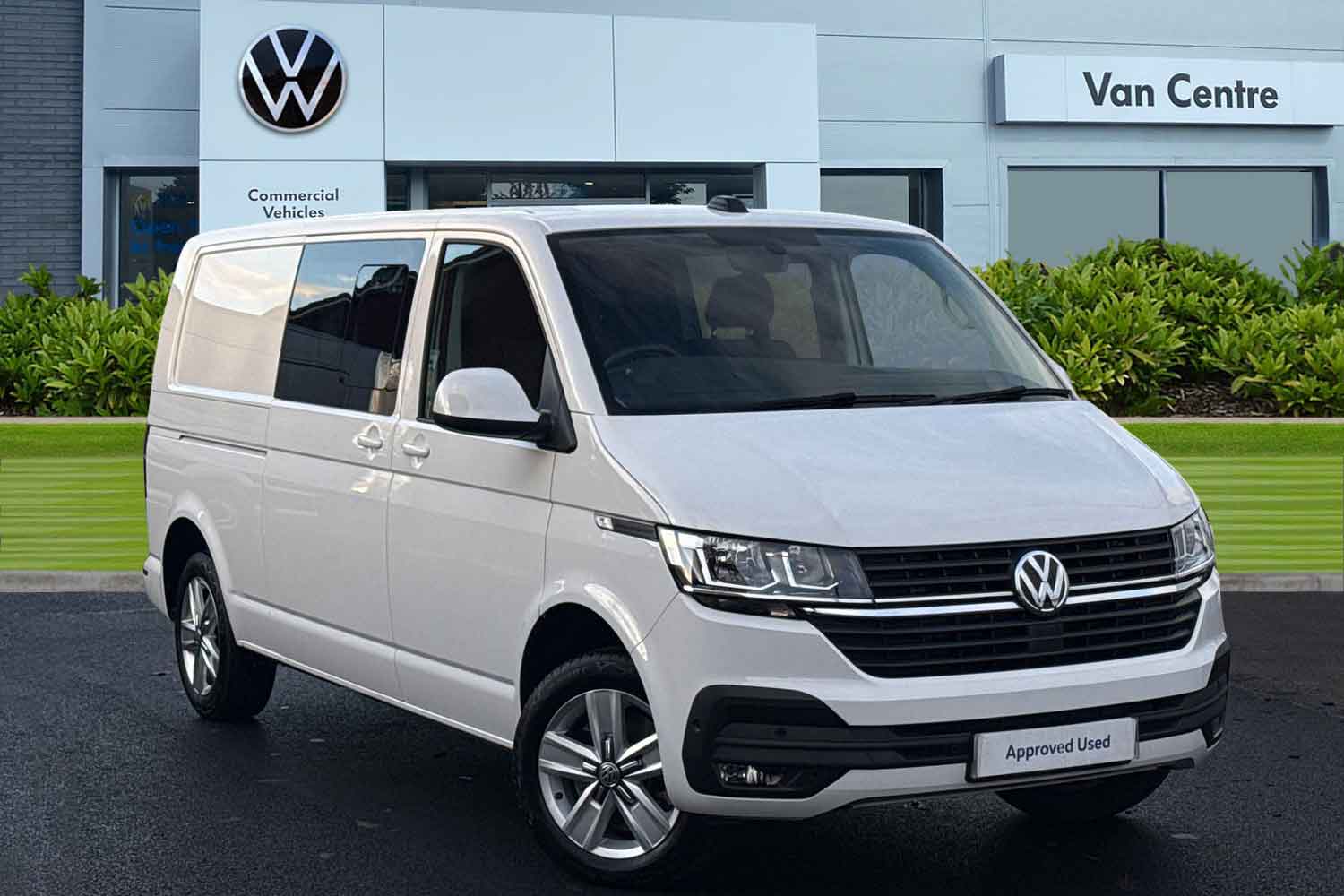 Used Volkswagen Transporter 2024 for sale - 76805355: Photo 1