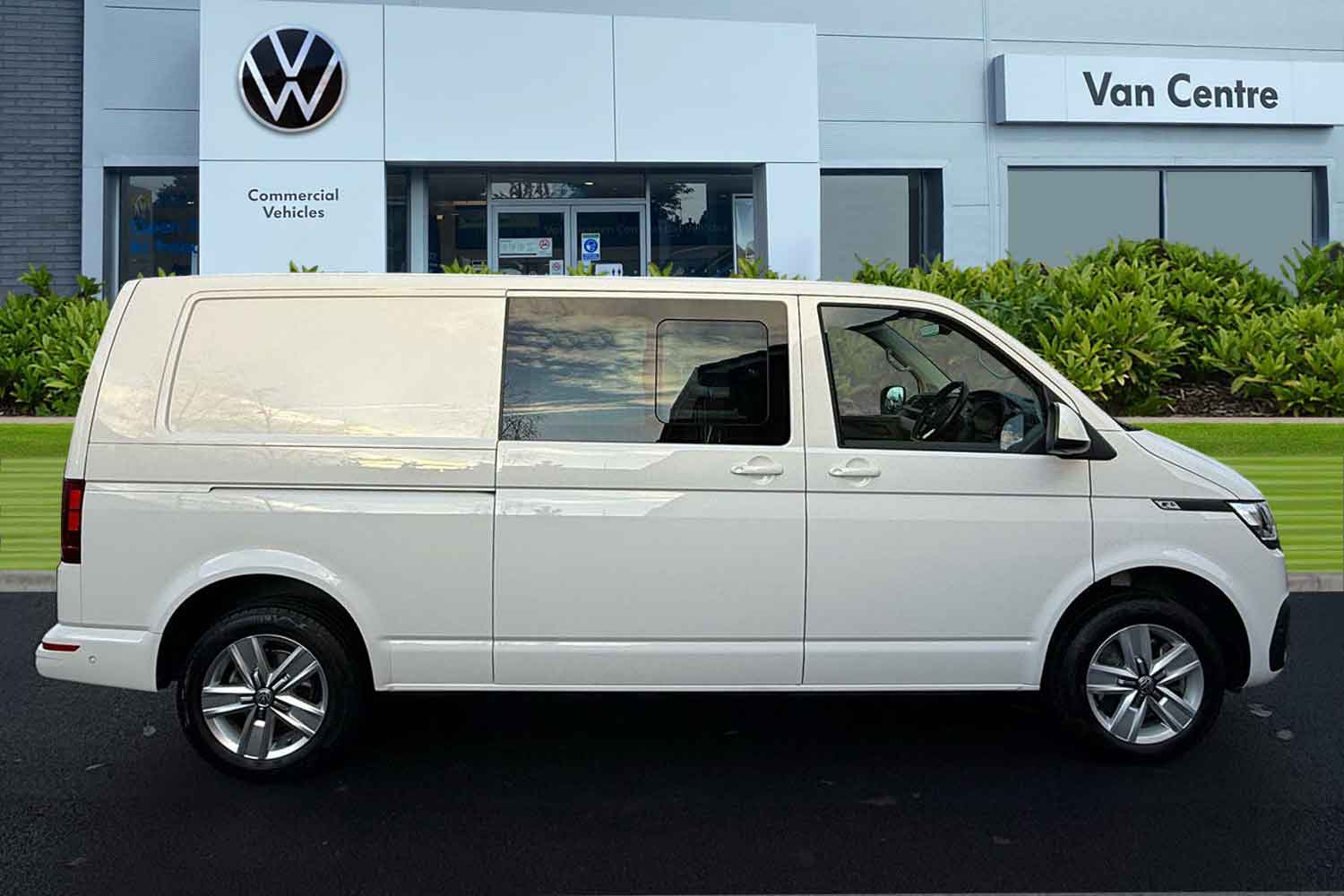 Used Volkswagen Transporter 2024 for sale - 76805355: Photo 3