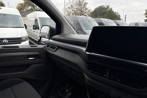 Used Volkswagen Transporter 2025 for sale - 76311025: Photo 14