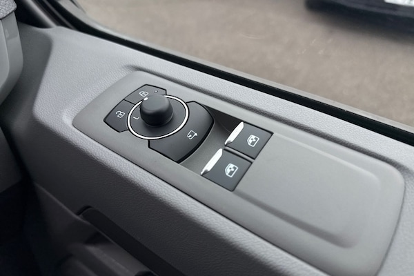 Used Volkswagen Transporter 2025 for sale - 76311025: Photo 17