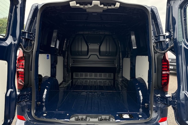 Used Volkswagen Transporter 2025 for sale - 76311025: Photo 9