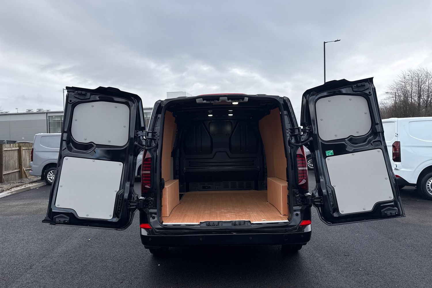 Used Volkswagen Transporter 2025 for sale - 77458868: Photo 31