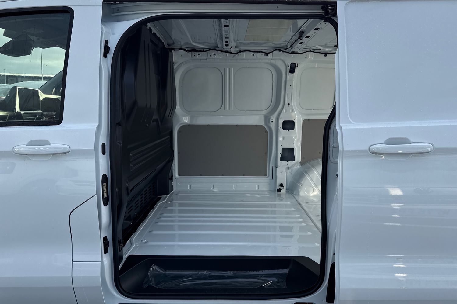 Used Volkswagen Transporter 2025 for sale - 77011427: Photo 28