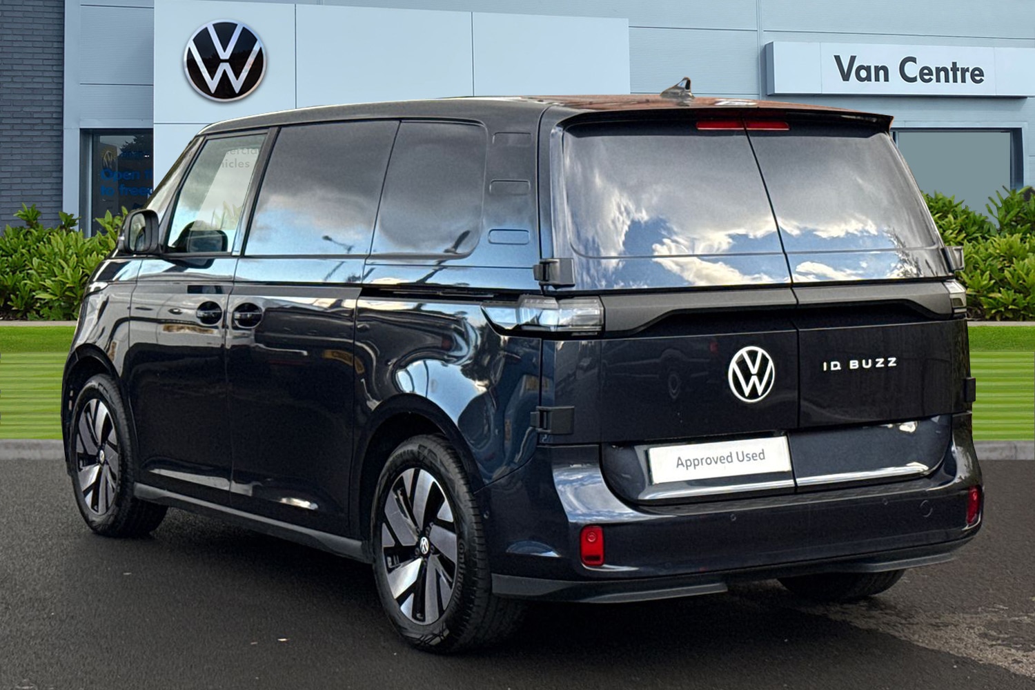 Used Volkswagen ID.Buzz 2024 for sale - 76364675: Photo 2