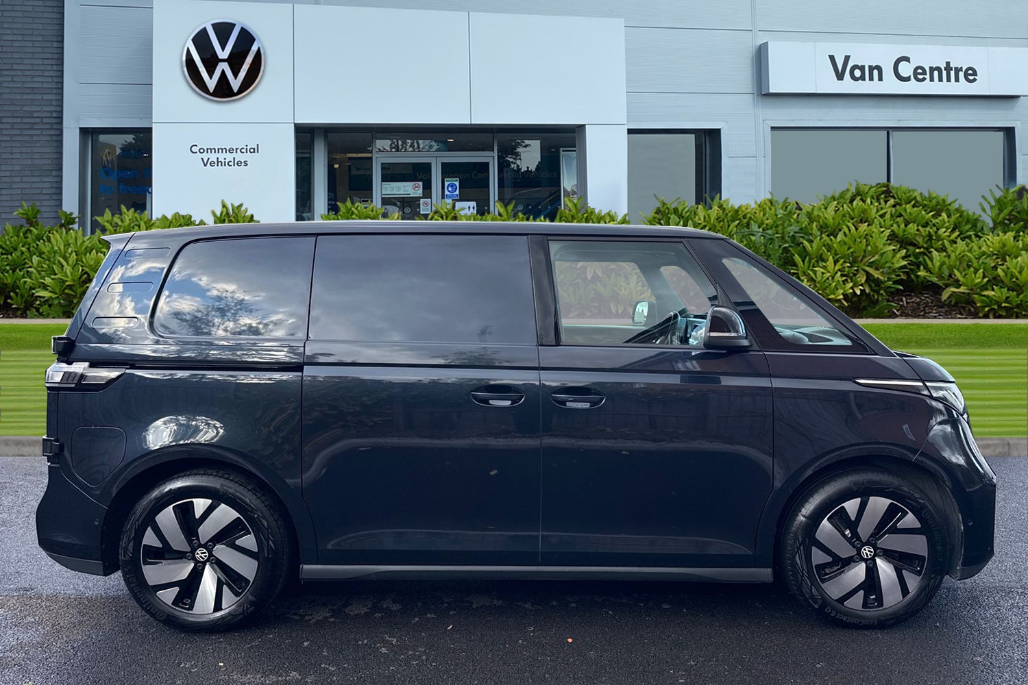 Used Volkswagen ID.Buzz 2024 for sale - 76364675: Photo 3