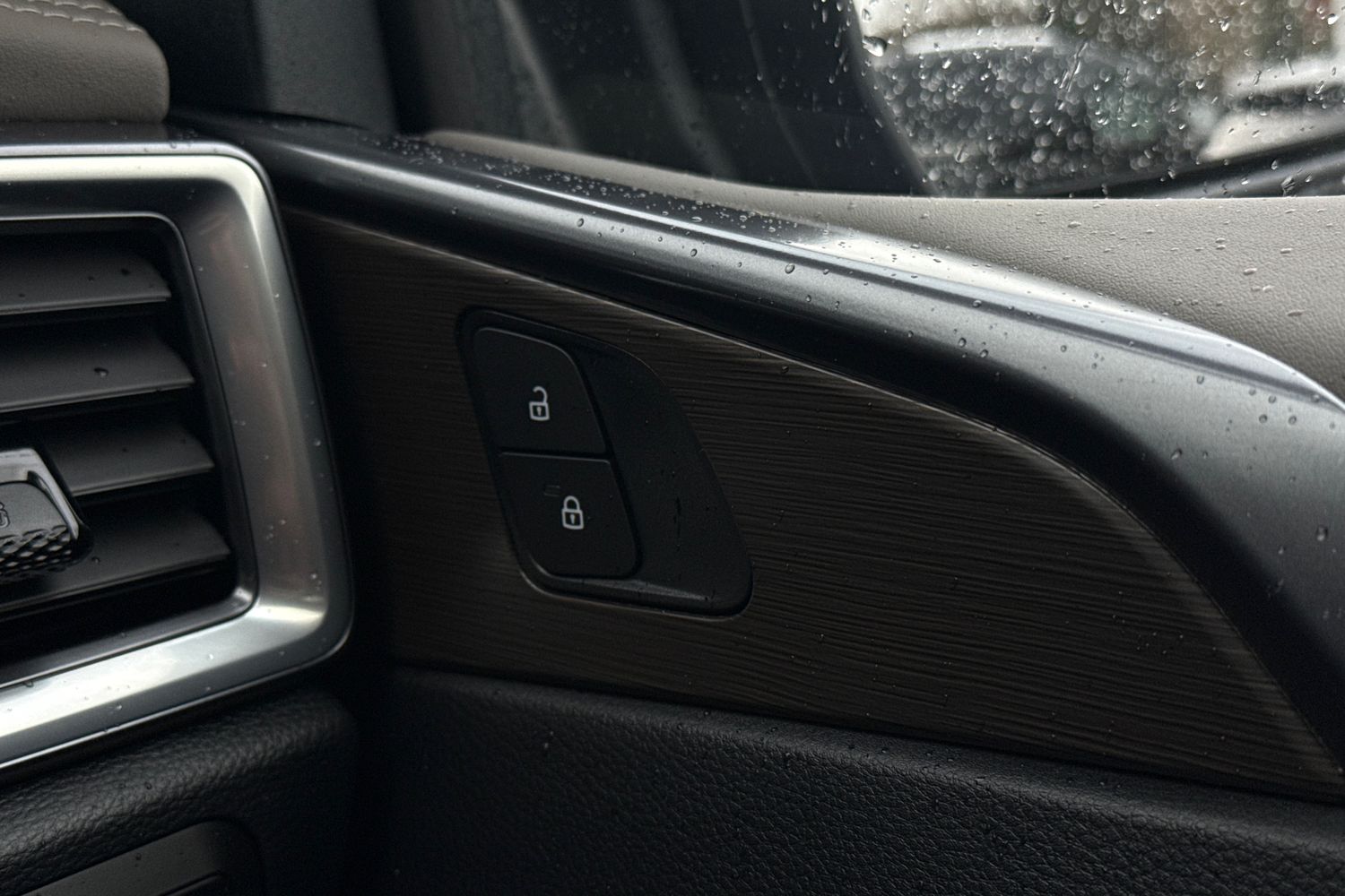 Used Volkswagen Amarok 2024 for sale - 77308747: Photo 18