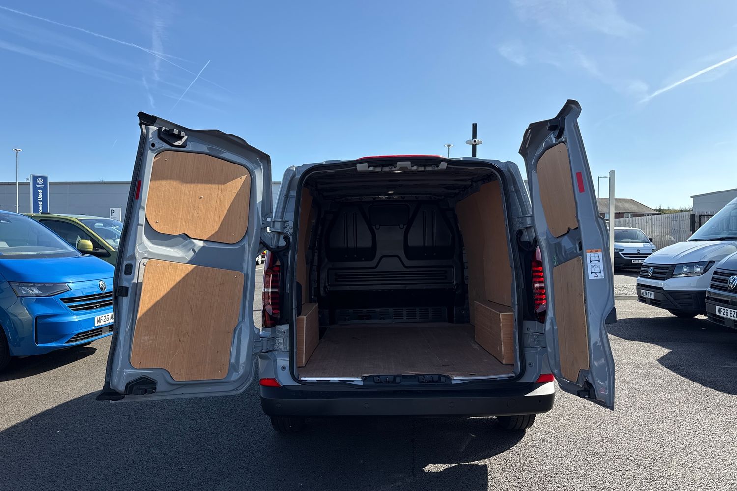 Used Volkswagen Transporter 2025 for sale - 77943892: Photo 32