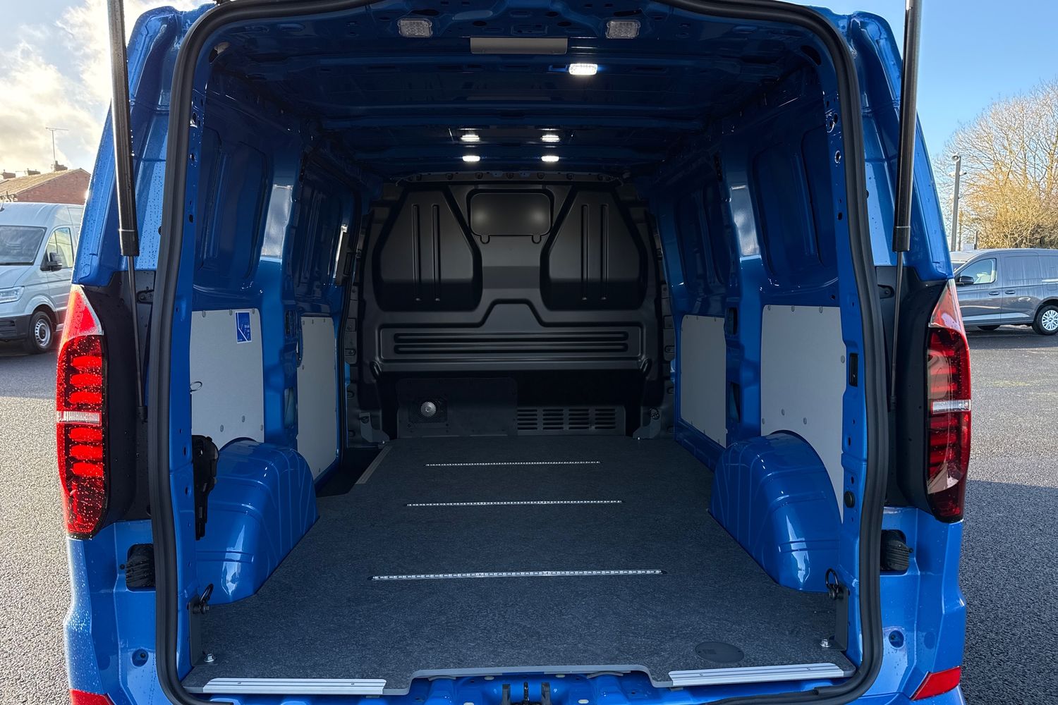 Used Volkswagen Transporter 2025 for sale - 77117749: Photo 9