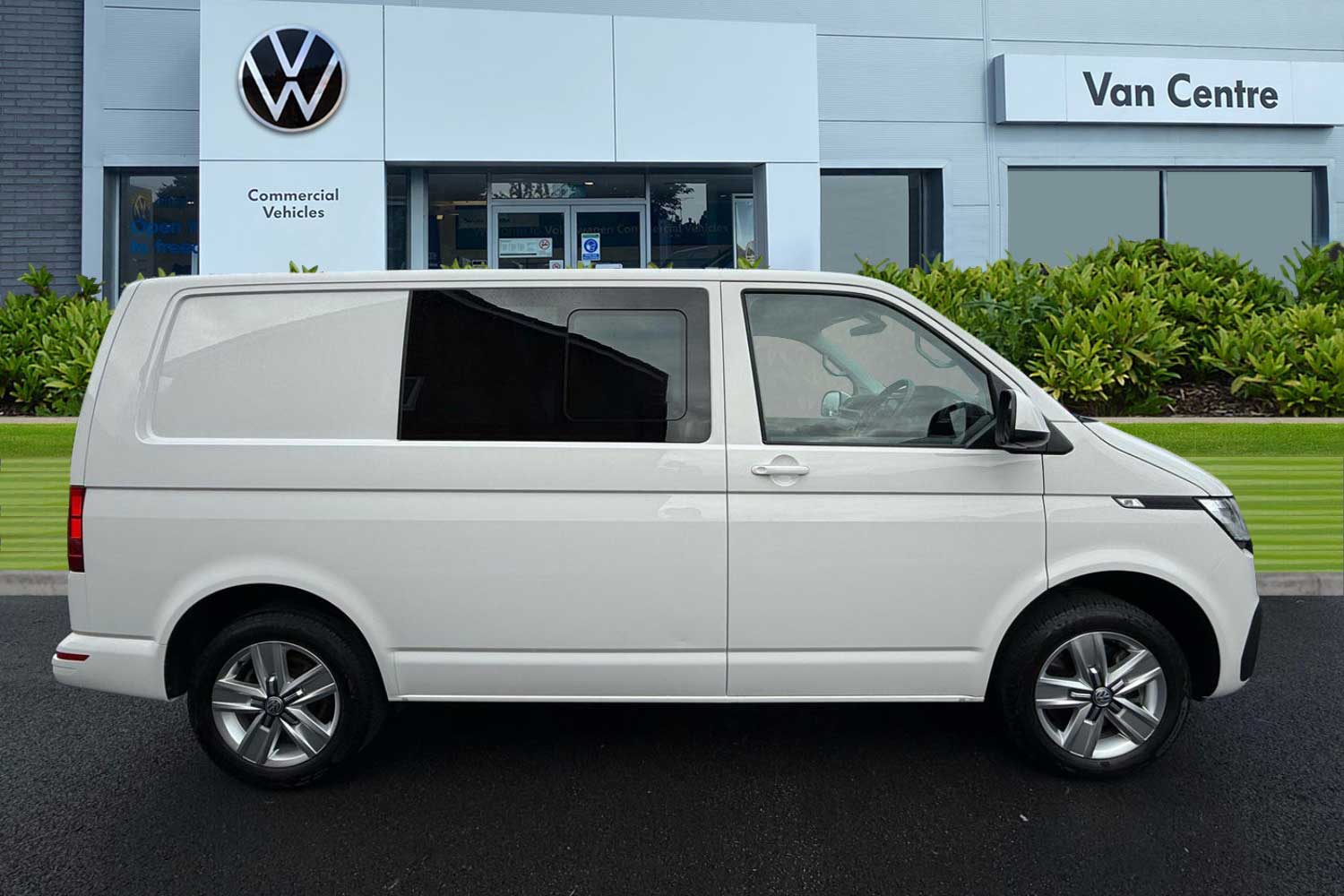 Used Volkswagen Transporter 2023 for sale - 77308751: Photo 3