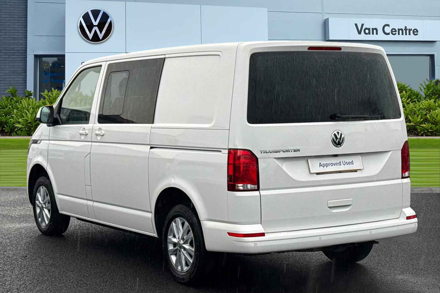 Used Volkswagen Transporter 2024 for sale - 76636927: Photo 2