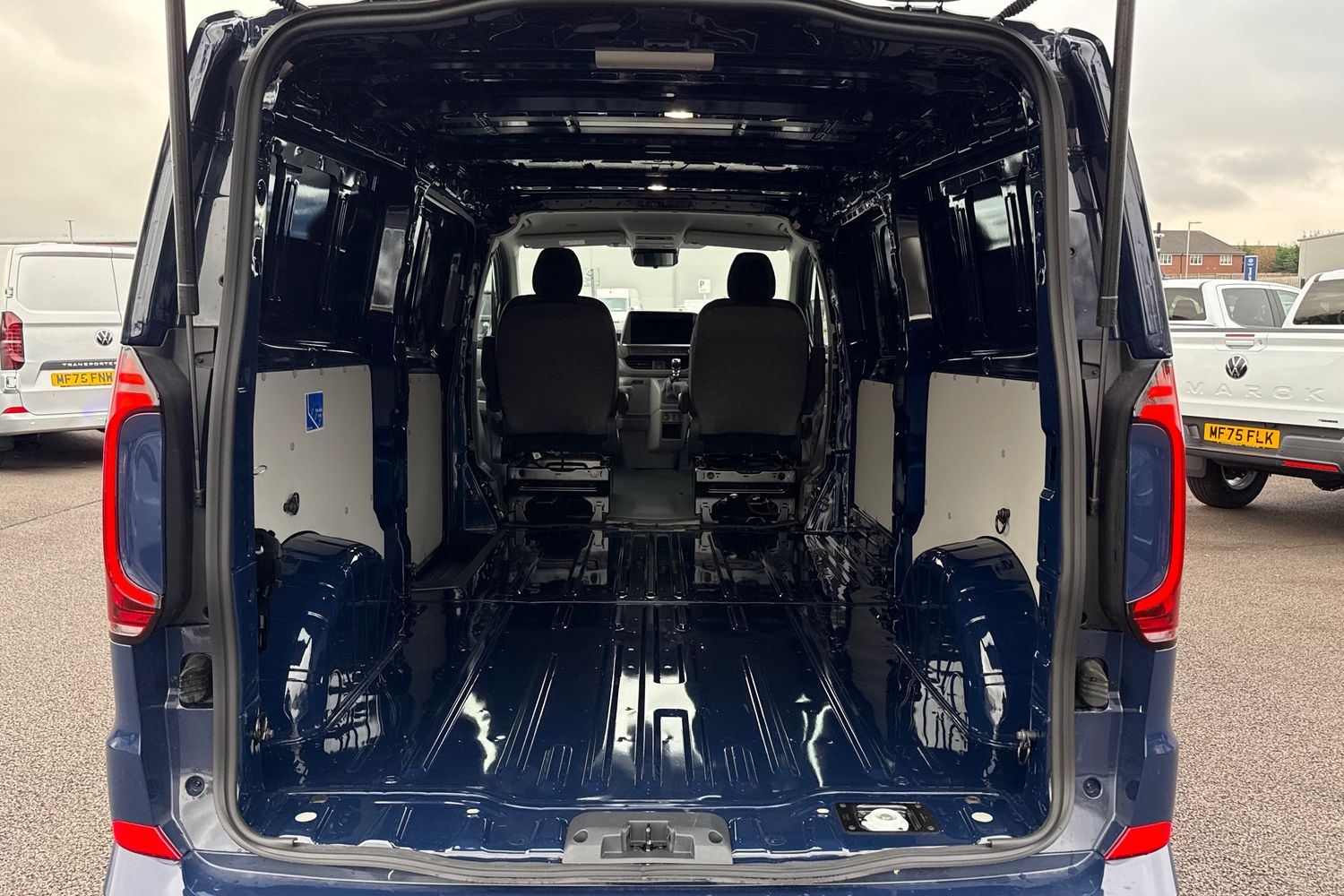 Used Volkswagen Transporter 2025 for sale - 76515864: Photo 9