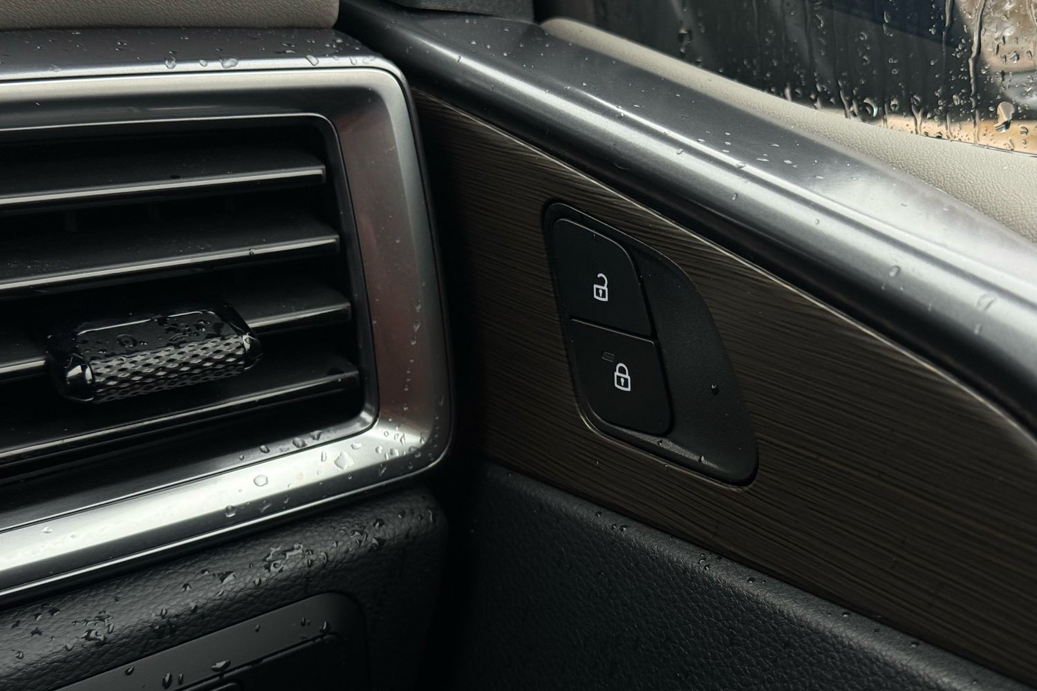 Used Volkswagen Amarok 2024 for sale - 76890293: Photo 17