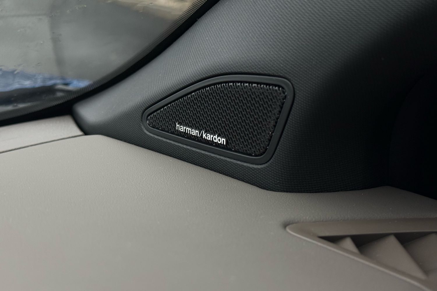 Used Volkswagen Amarok 2024 for sale - 76890293: Photo 32