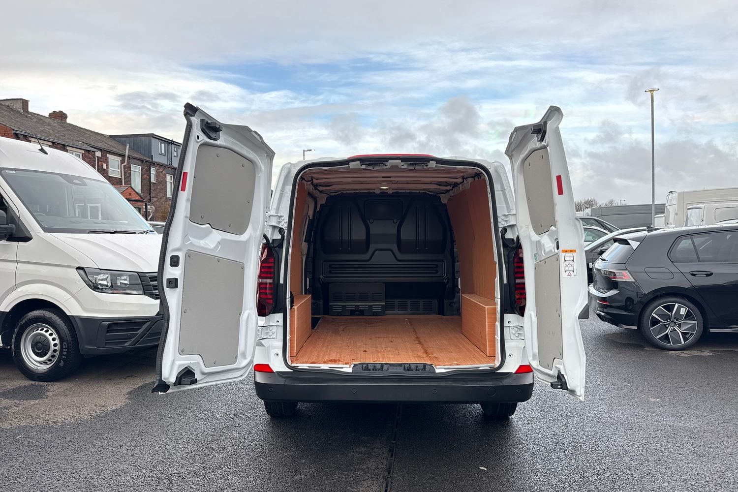 Used Volkswagen Transporter 2025 for sale - 77553337: Photo 31