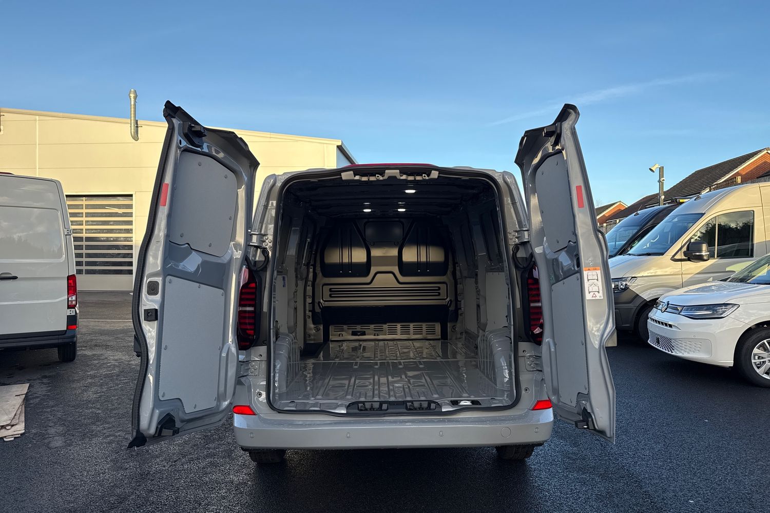 Used Volkswagen Transporter 2025 for sale - 77233308: Photo 31