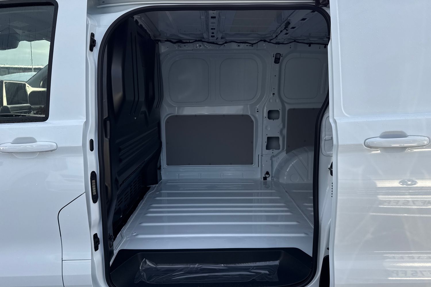 Used Volkswagen Transporter 2025 for sale - 77011563: Photo 27