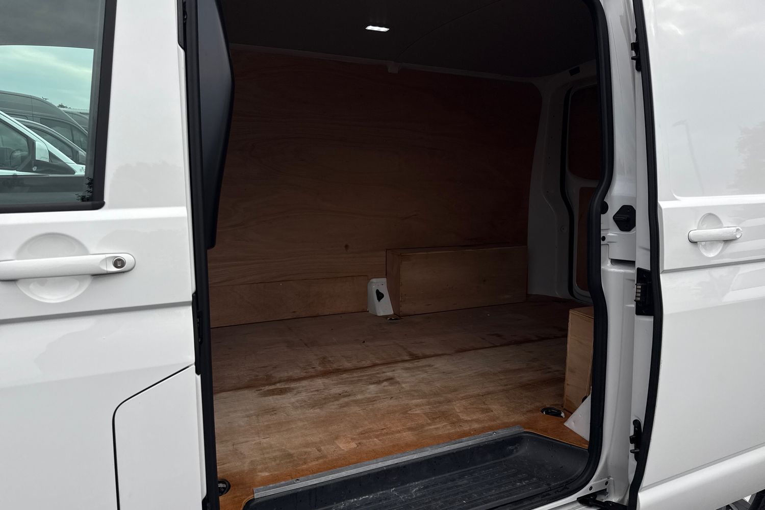 Used Volkswagen Transporter 2024 for sale - 76595835: Photo 14