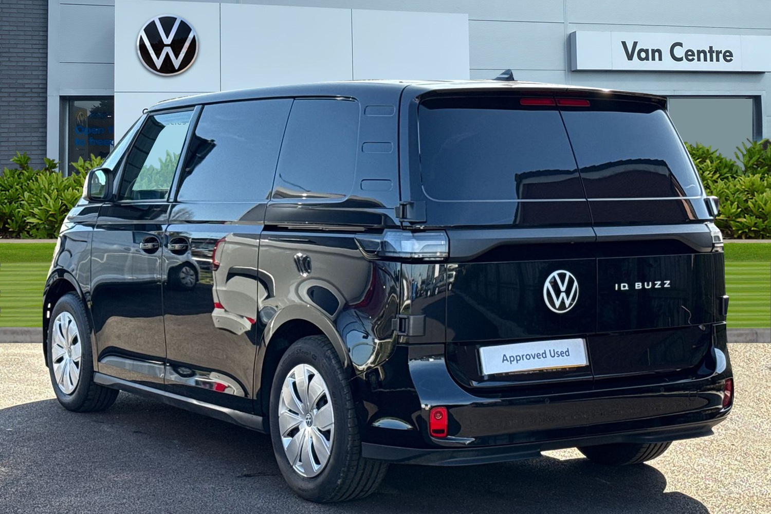 Used Volkswagen ID.Buzz 2025 for sale - 77943705: Photo 2