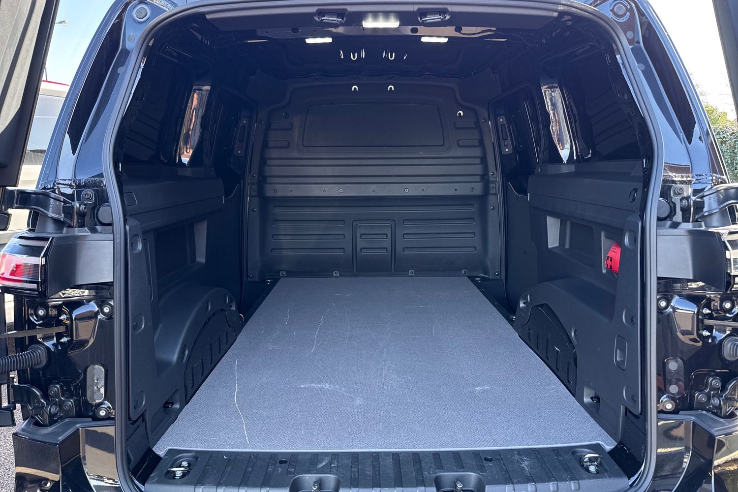 Used Volkswagen ID.Buzz 2025 for sale - 77943705: Photo 9