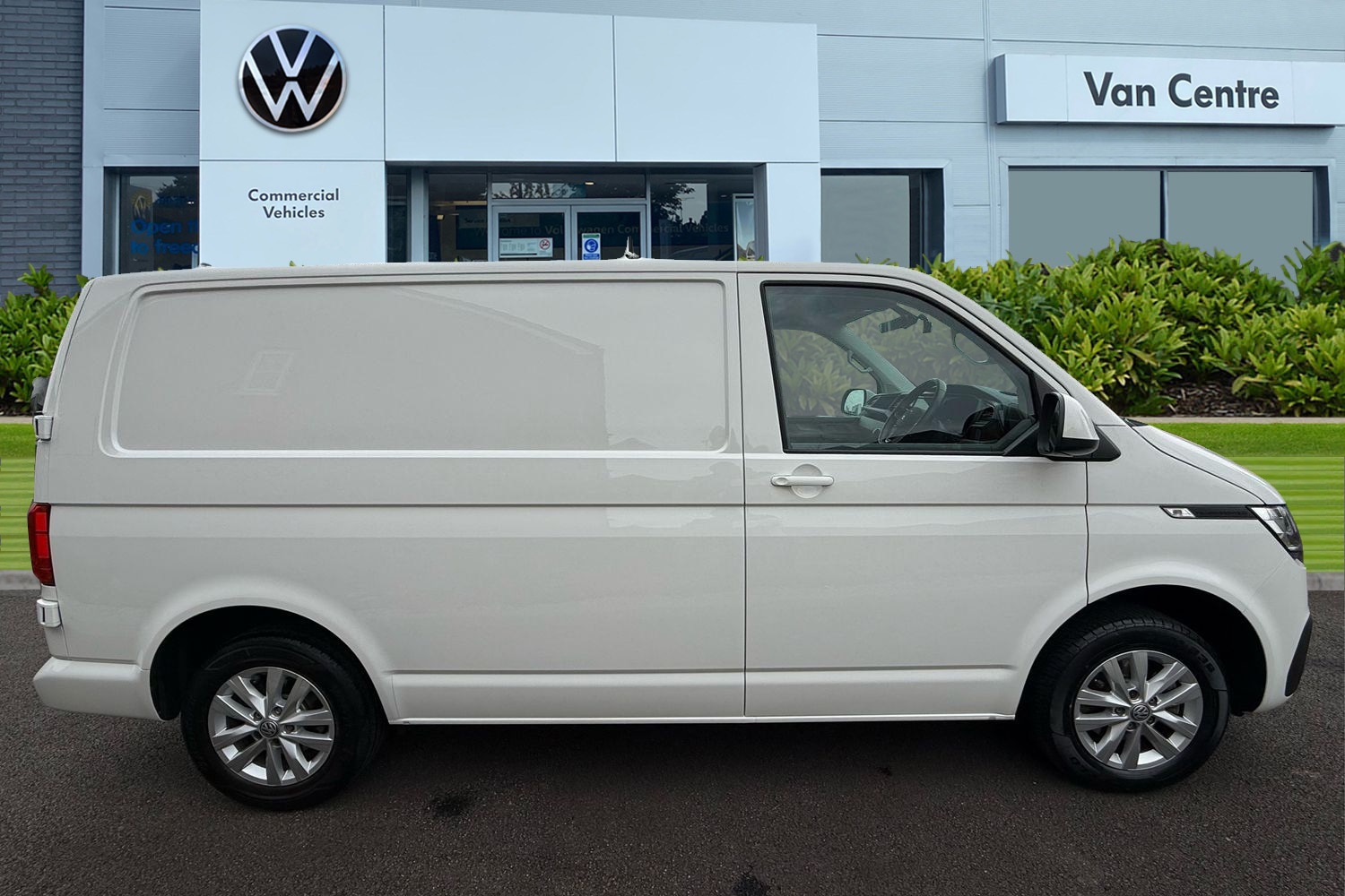 Used Volkswagen Transporter 2023 for sale - 77615904: Photo 3