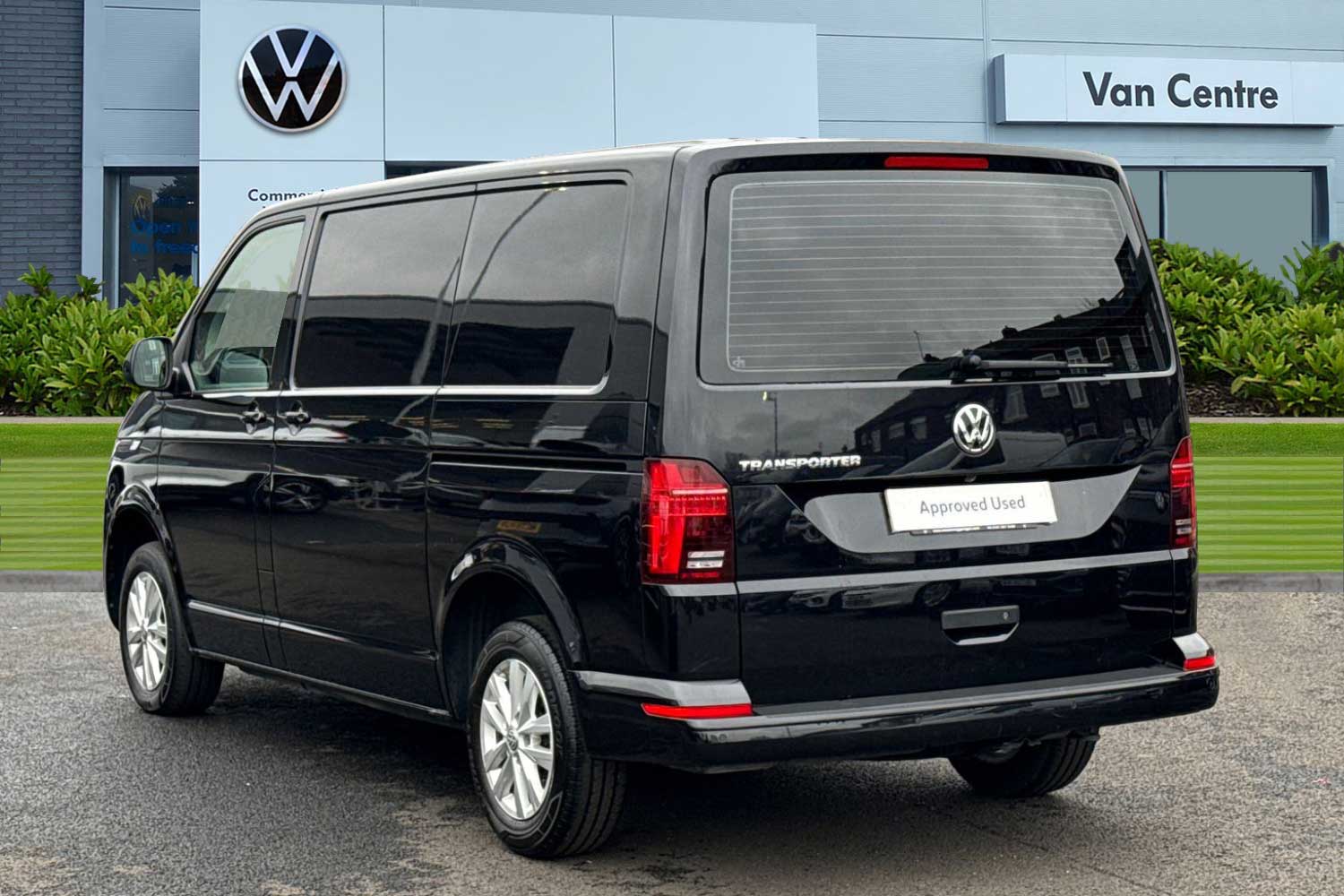 Used Volkswagen Transporter 2024 for sale - 77516921: Photo 2