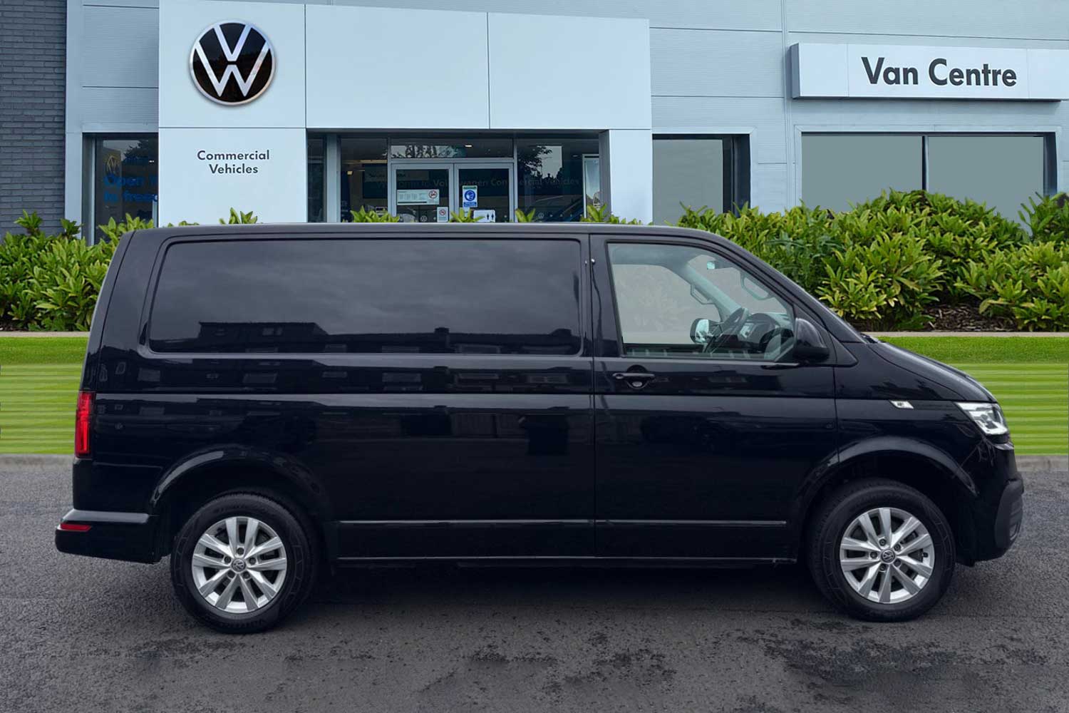 Used Volkswagen Transporter 2024 for sale - 77516921: Photo 3
