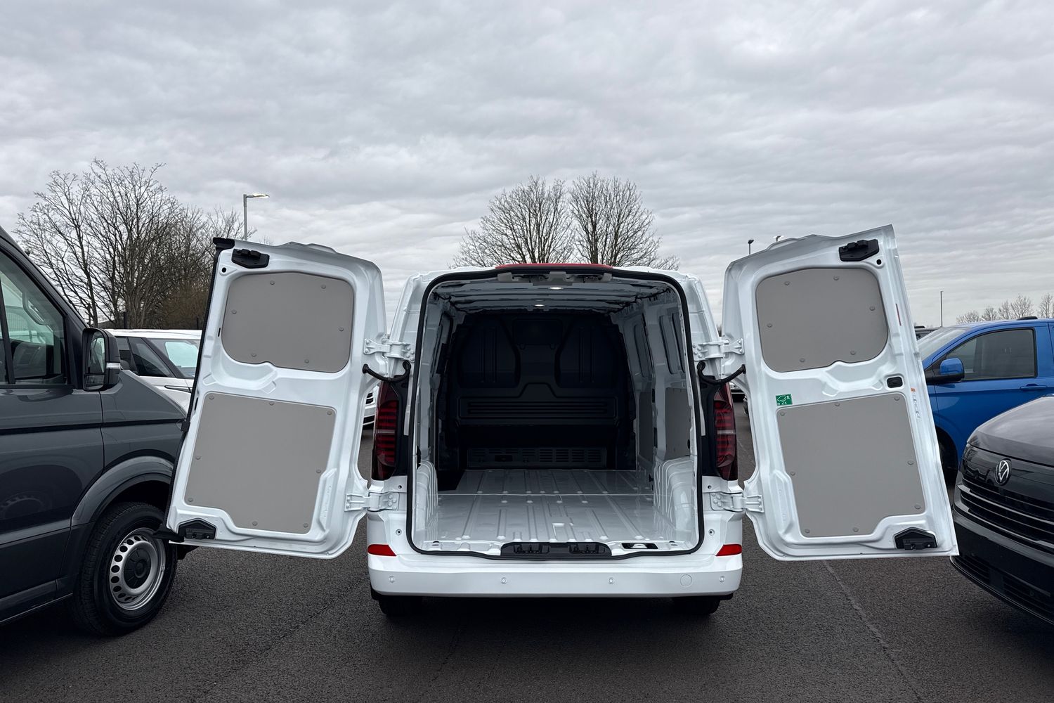 Used Volkswagen Transporter 2025 for sale - 77601596: Photo 31