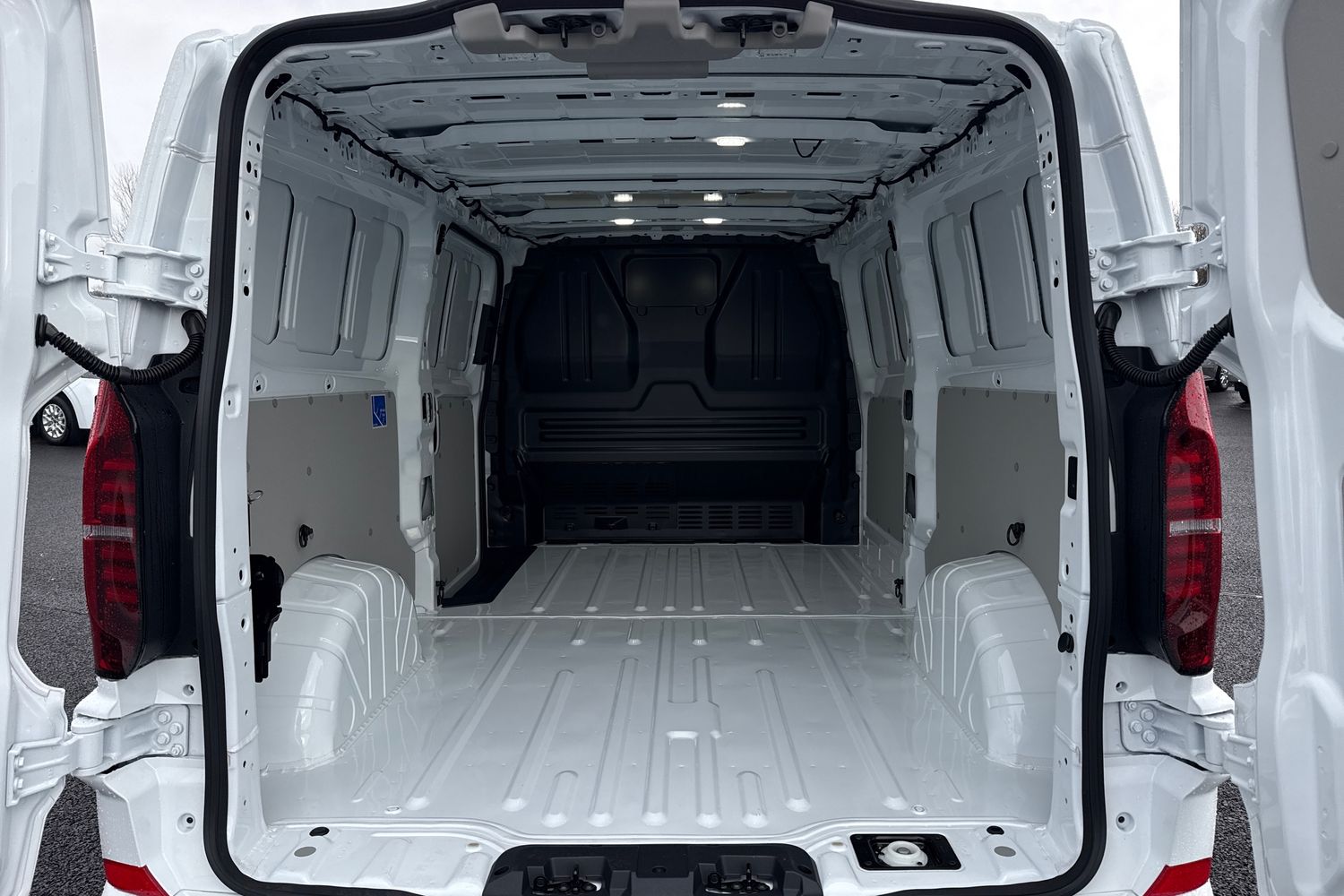 Used Volkswagen Transporter 2025 for sale - 77553474: Photo 9