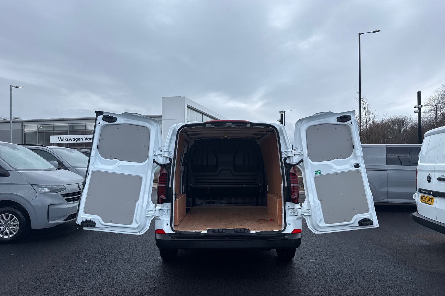 Used Volkswagen Transporter 2025 for sale - 77458893: Photo 32