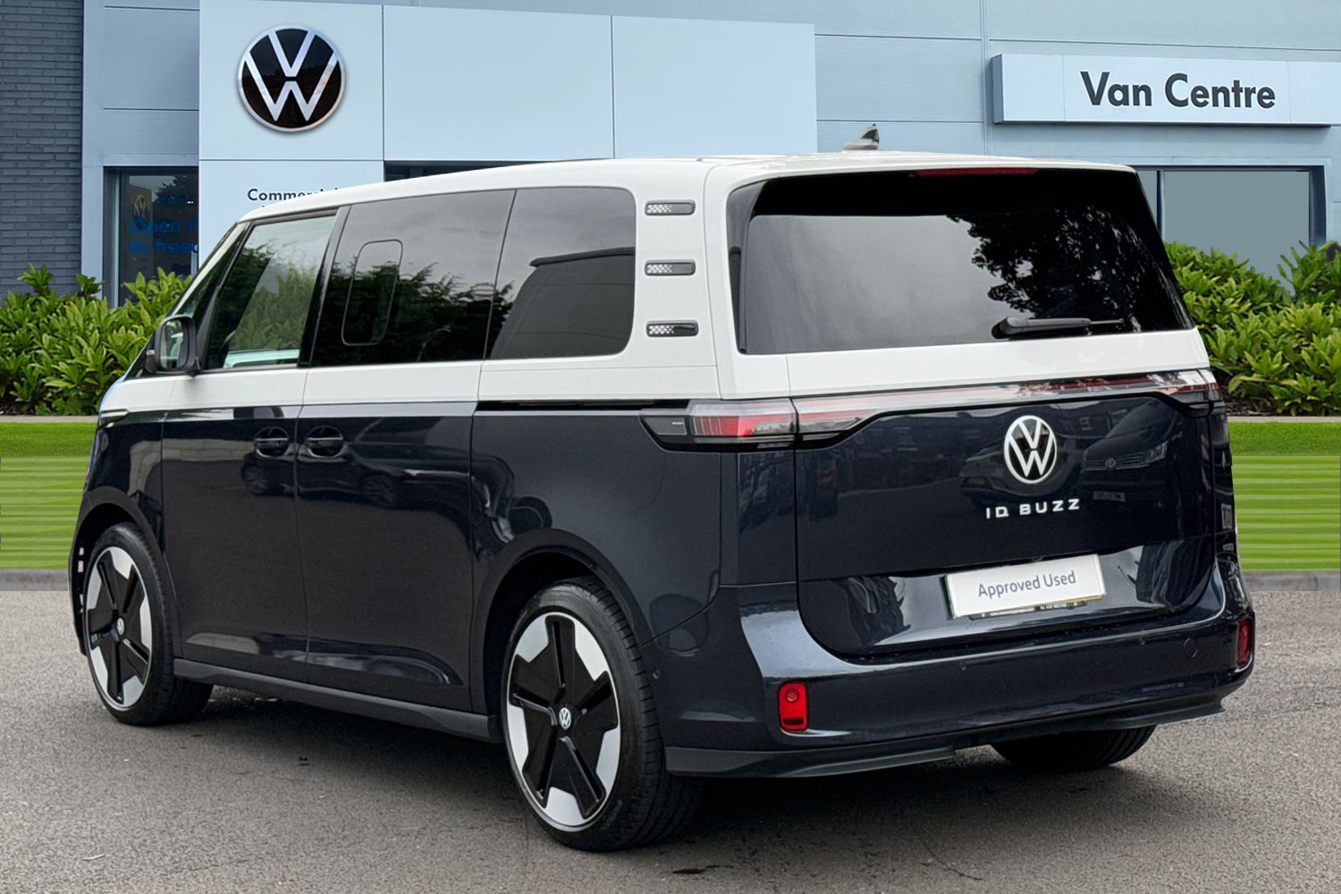 Used Volkswagen ID.Buzz 2025 for sale - 76004927: Photo 2