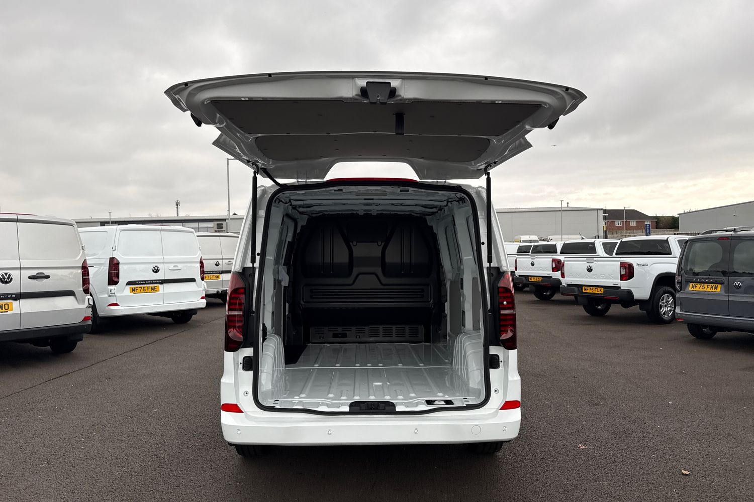 Used Volkswagen Transporter 2025 for sale - 76502895: Photo 29