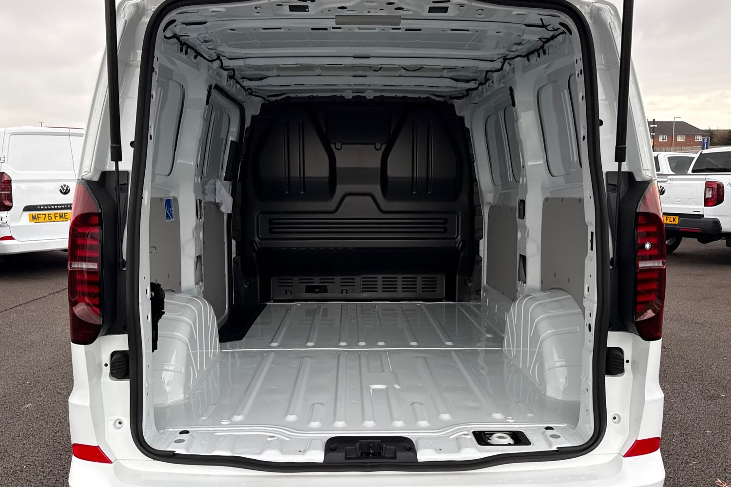 Used Volkswagen Transporter 2025 for sale - 76502895: Photo 9