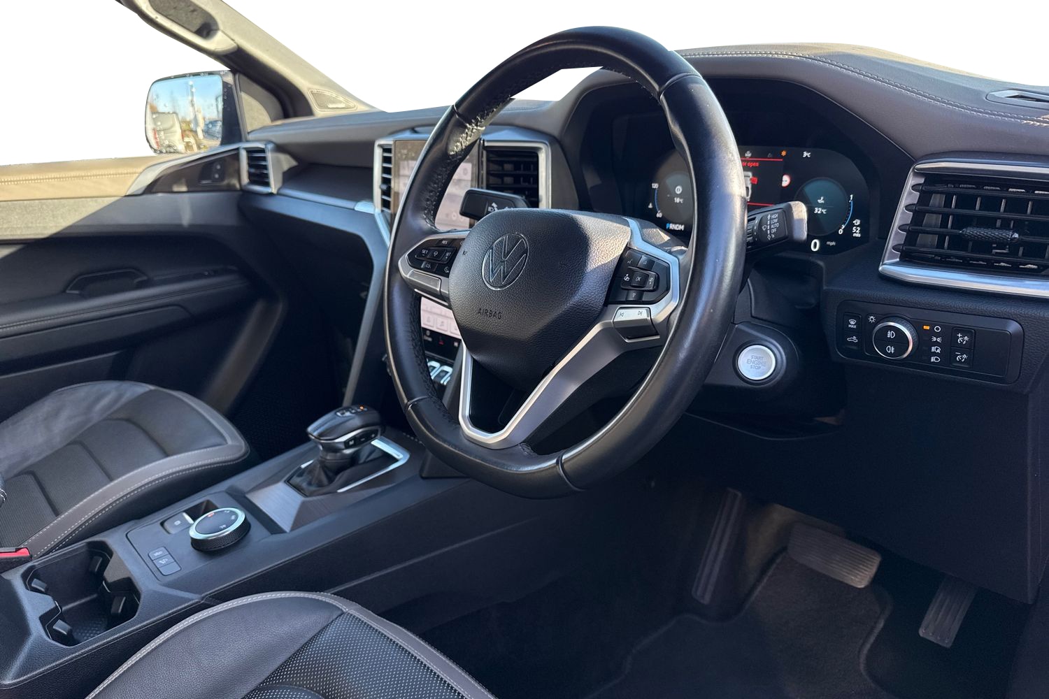 Used Volkswagen Amarok 2024 for sale - 77361891: Photo 8