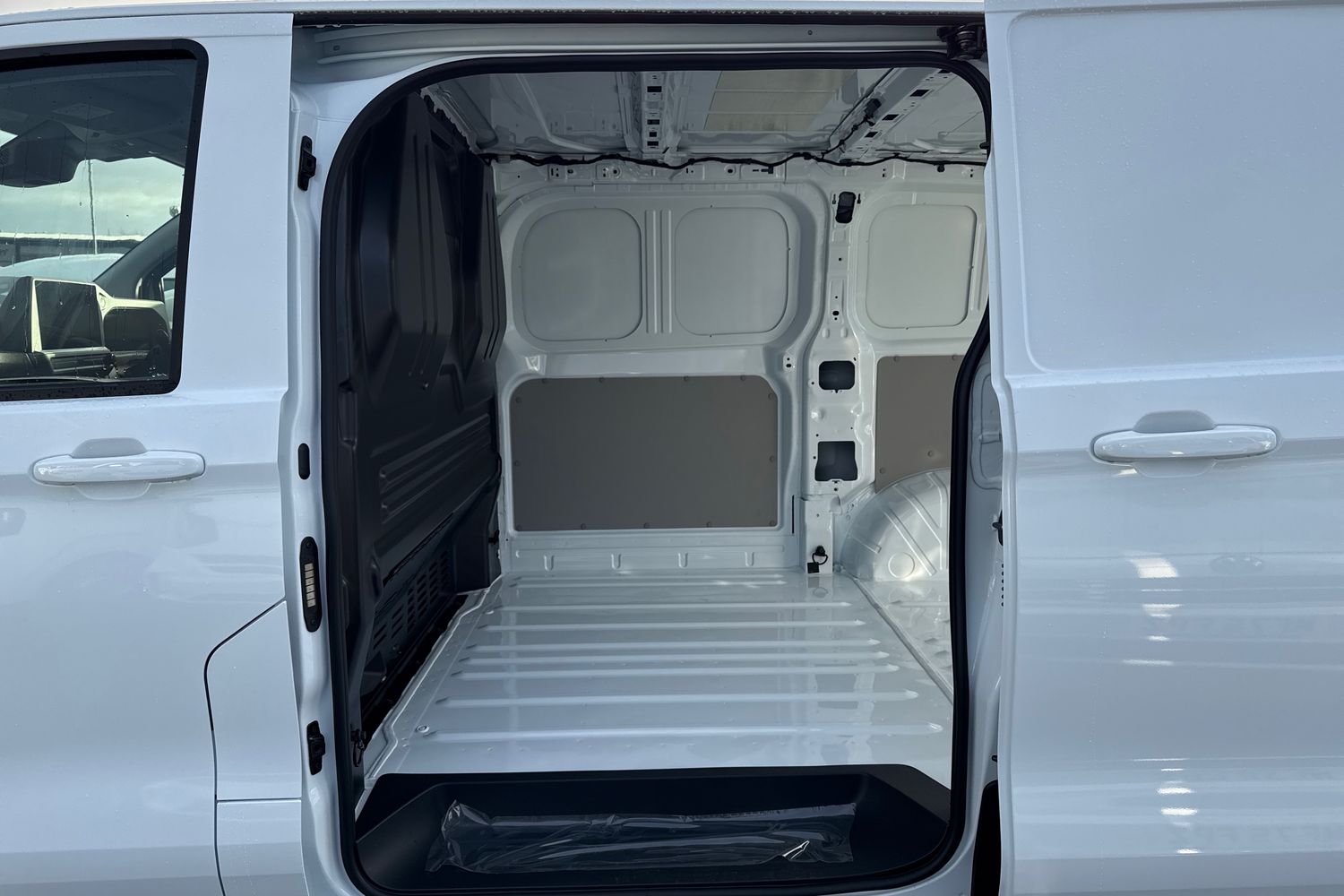 Used Volkswagen Transporter 2025 for sale - 77011567: Photo 28