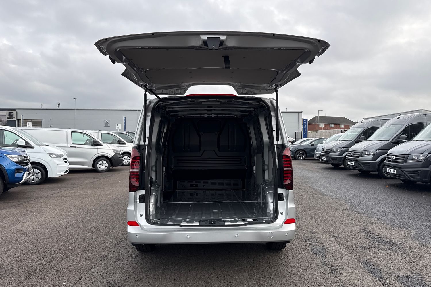 Used Volkswagen Transporter 2025 for sale - 76502891: Photo 30