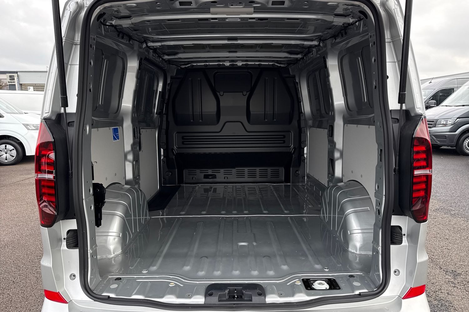 Used Volkswagen Transporter 2025 for sale - 76502891: Photo 9