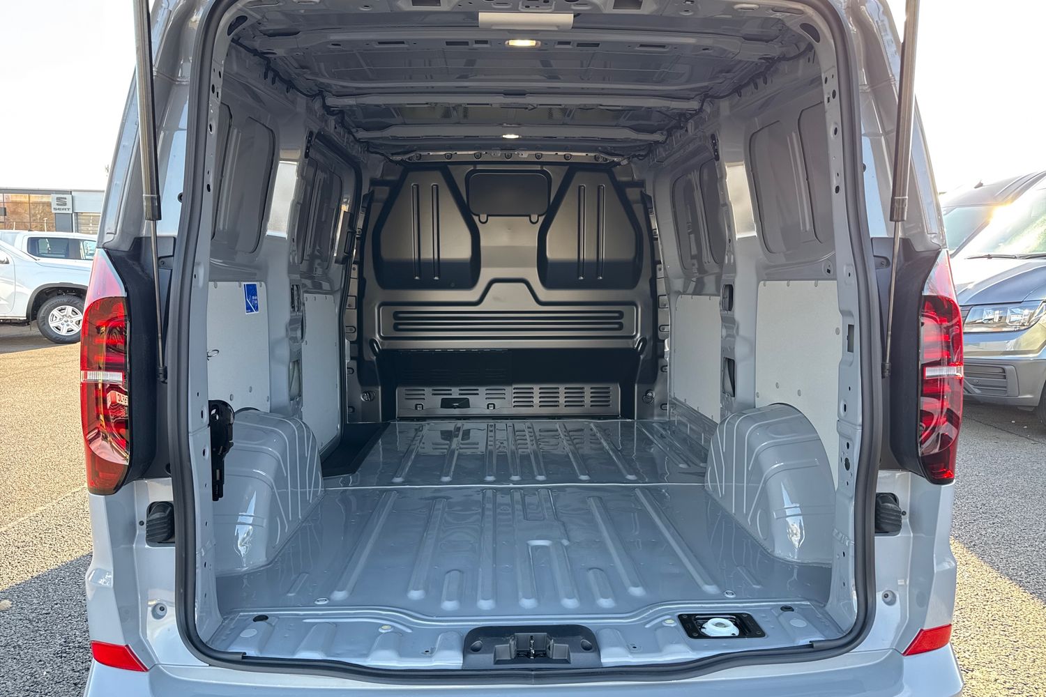 Used Volkswagen Transporter 2025 for sale - 76515958: Photo 9