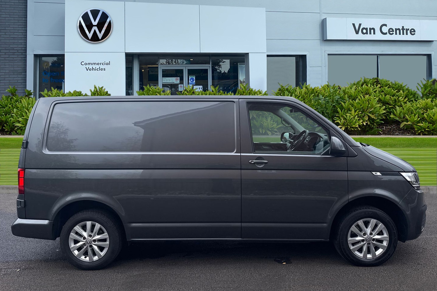 Used Volkswagen Transporter 2023 for sale - 76515789: Photo 3