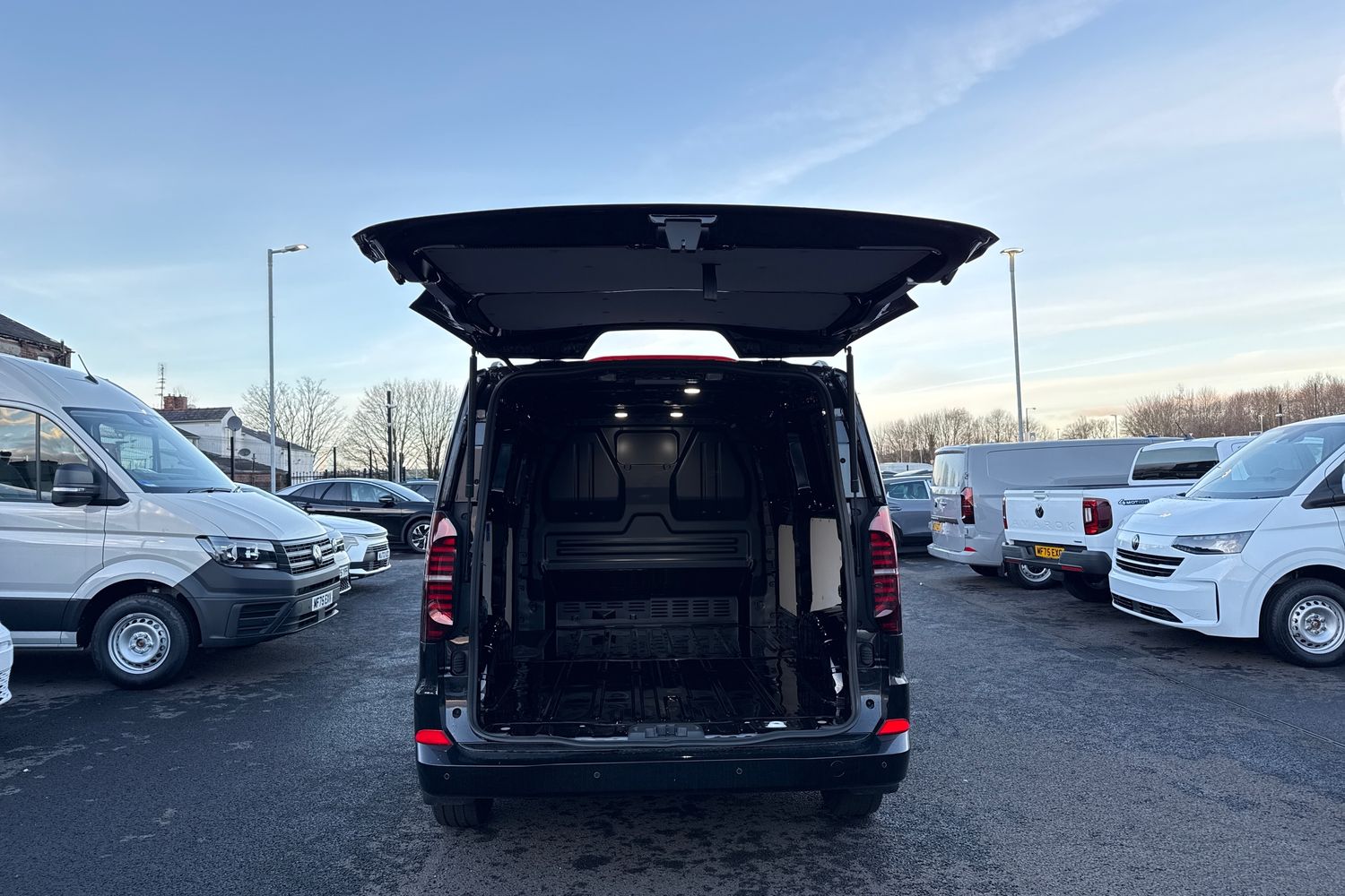 Used Volkswagen Transporter 2025 for sale - 77135254: Photo 30