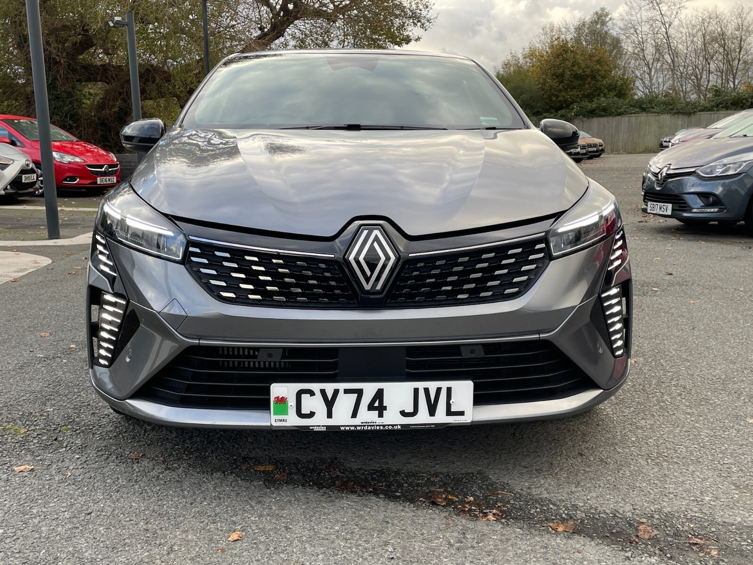 Used Renault Clio 2025 for sale - 76420394: Photo 2