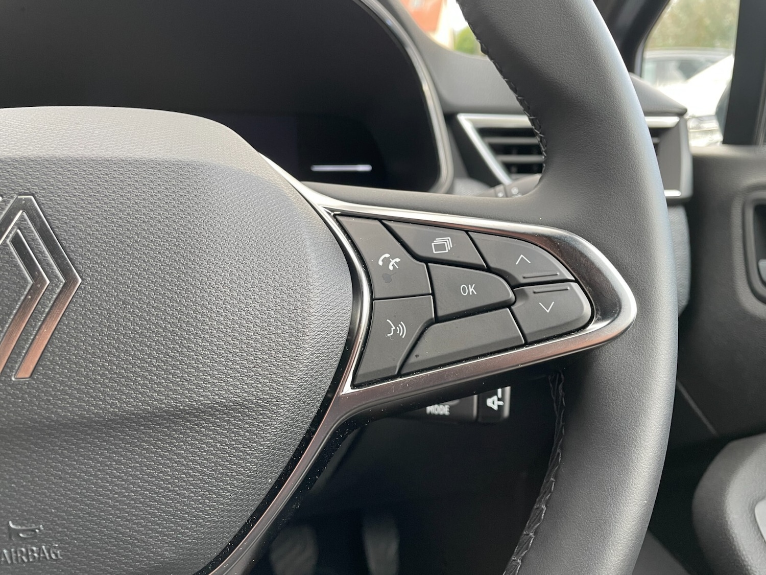 Used Renault Clio 2025 for sale - 76420394: Photo 28