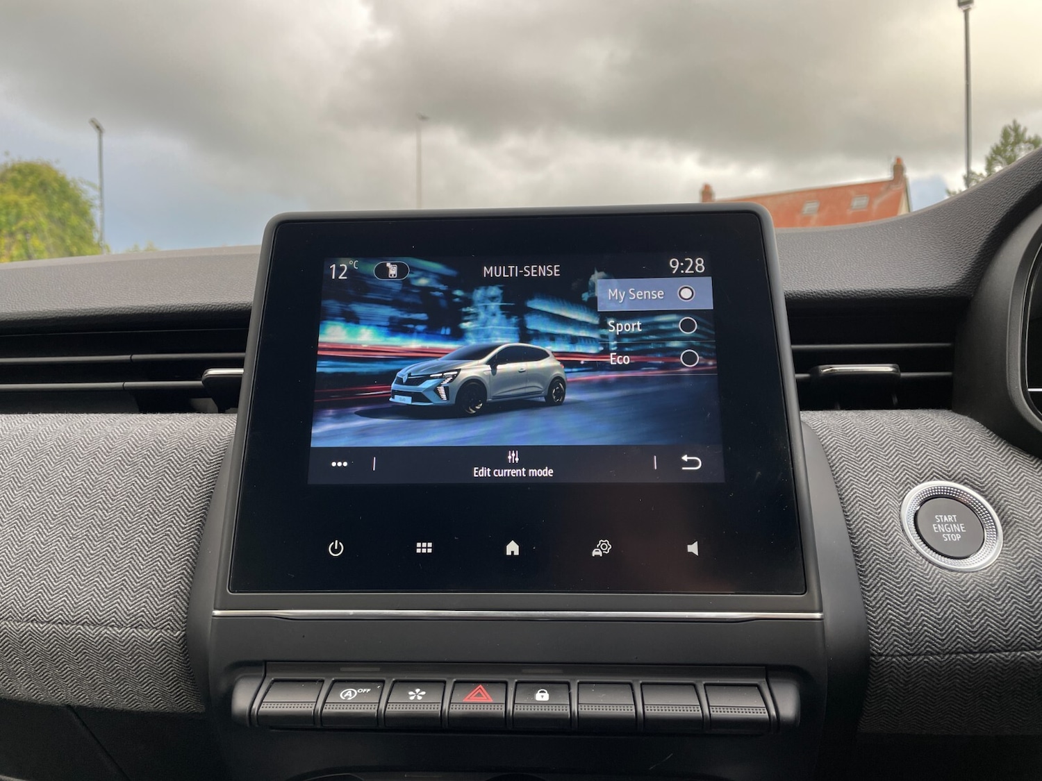 Used Renault Clio 2025 for sale - 76420394: Photo 32